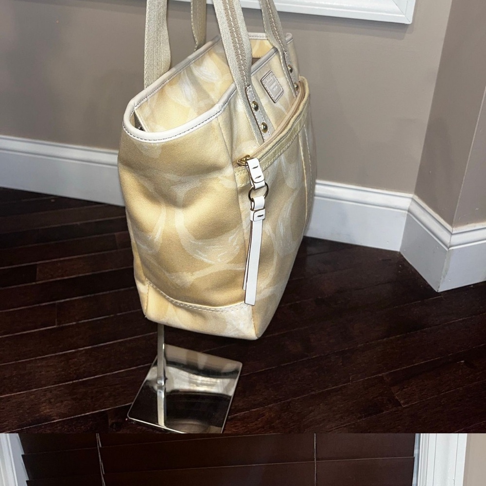 Coach HamptonTote Bag - Picture 8 of 12